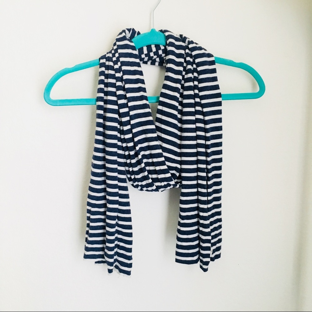 Aeropostale Navy and white striped scarf